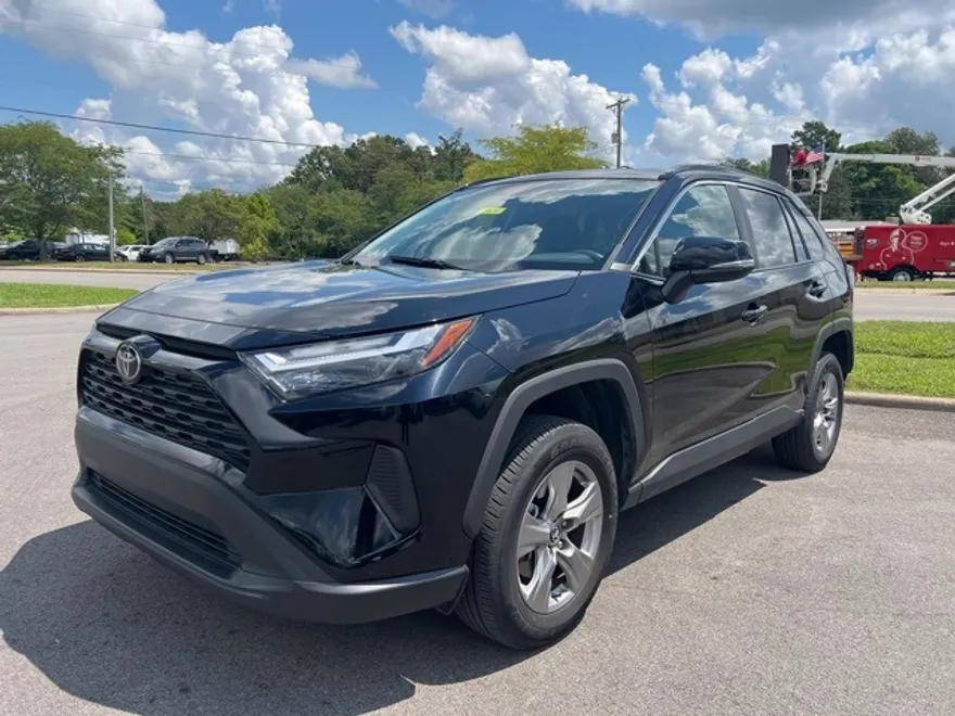 2024 Toyota RAV4 XLE photo 1