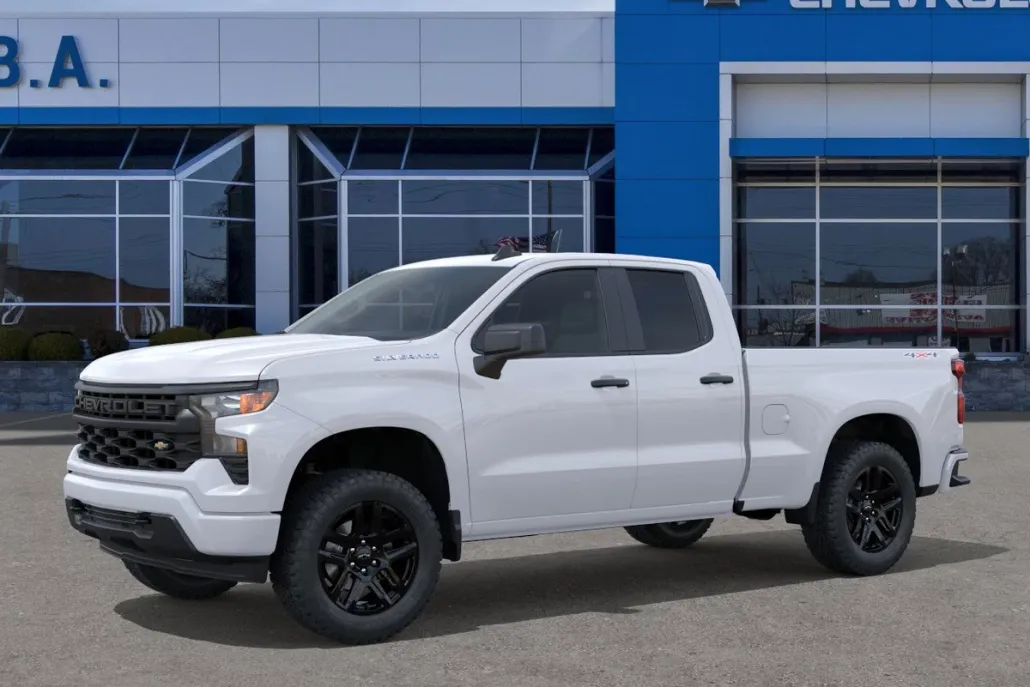 2026 Chevrolet Silverado 1500 Custom photo 1