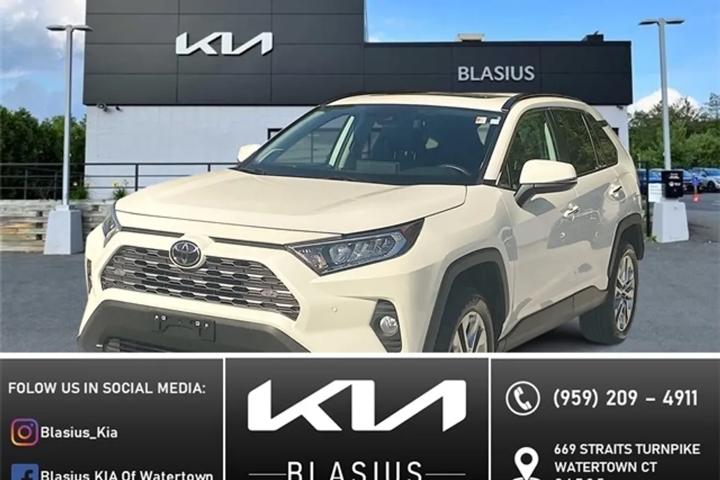 2021 Toyota RAV4 Limited photo 1