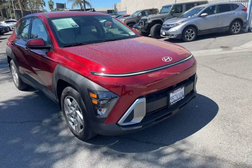 2025 Hyundai Kona SE photo 1