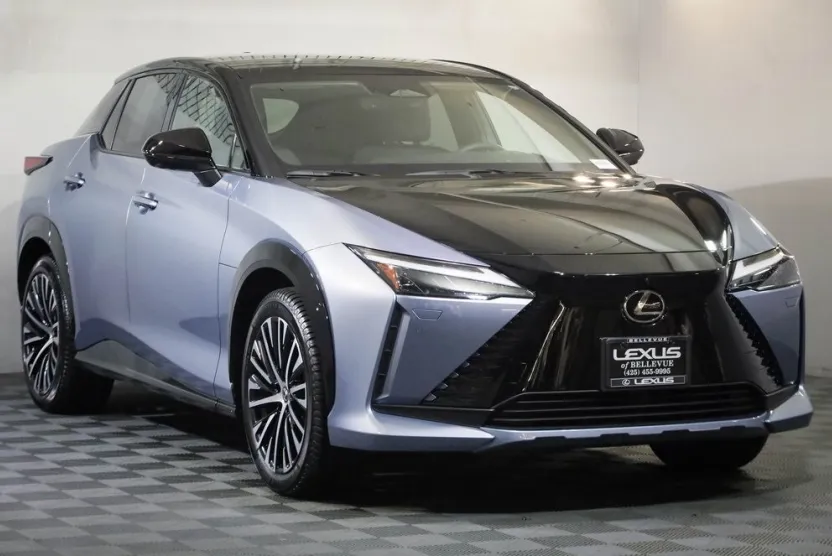2023 Lexus RZ 450e Luxury photo 1