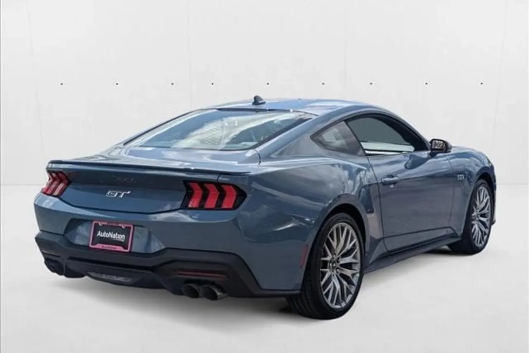 2025 Ford Mustang GT Premium photo 1
