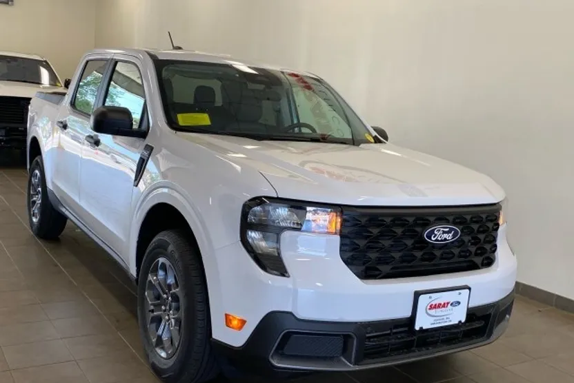 2025 Ford Maverick XLT photo 1