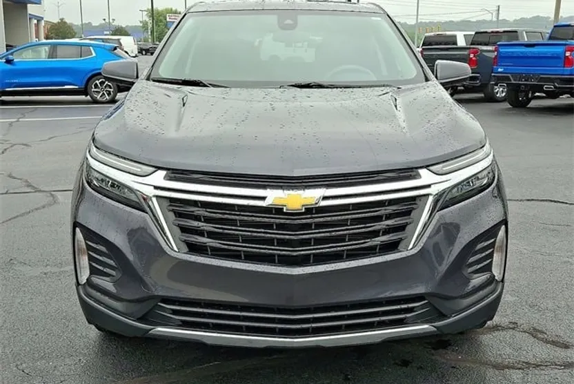 2023 Chevrolet Equinox LT photo 1