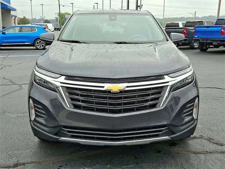 2023 Chevrolet Equinox LT photo 1