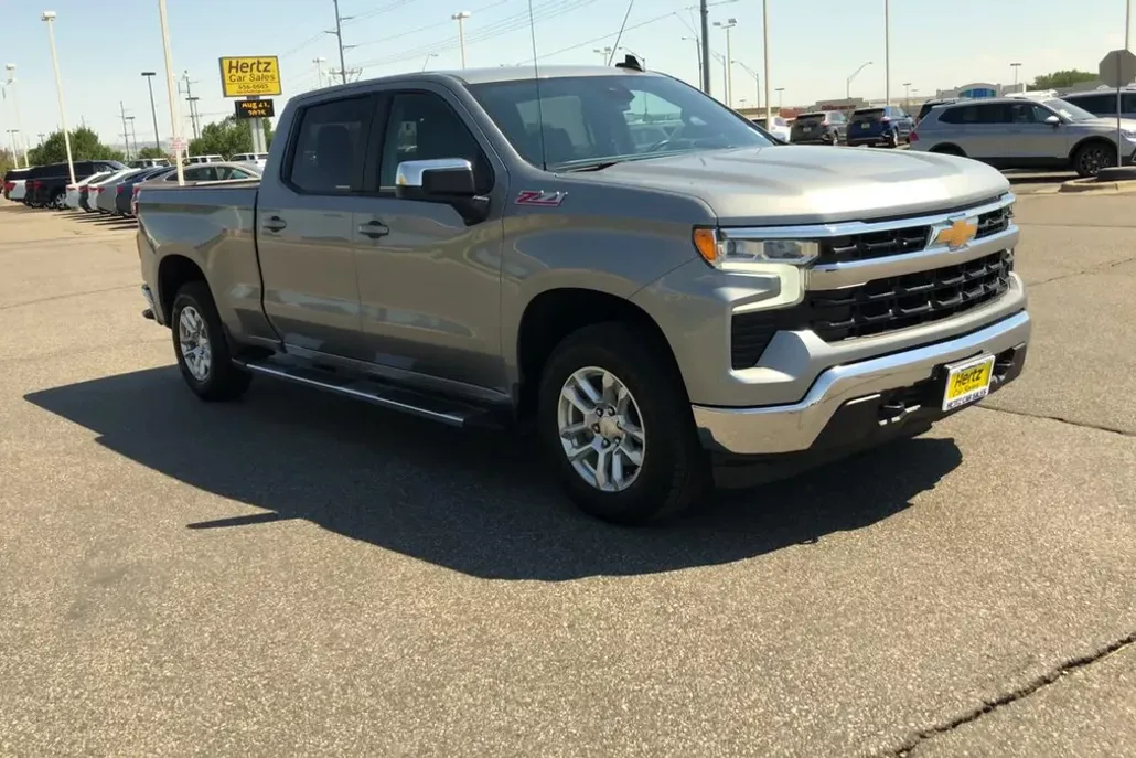 2024 Chevrolet Silverado 1500 LT photo 1