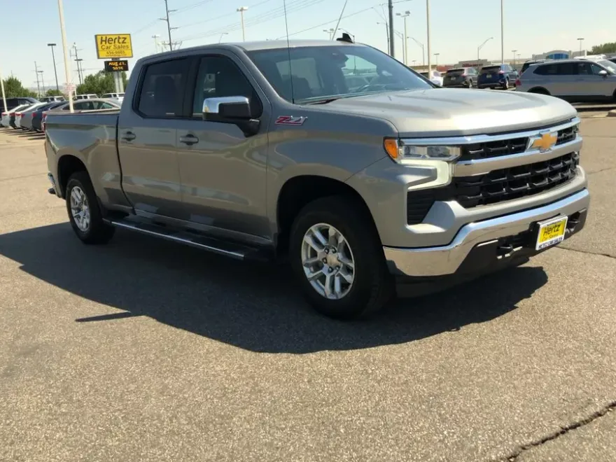 2024 Chevrolet Silverado 1500 LT photo 1
