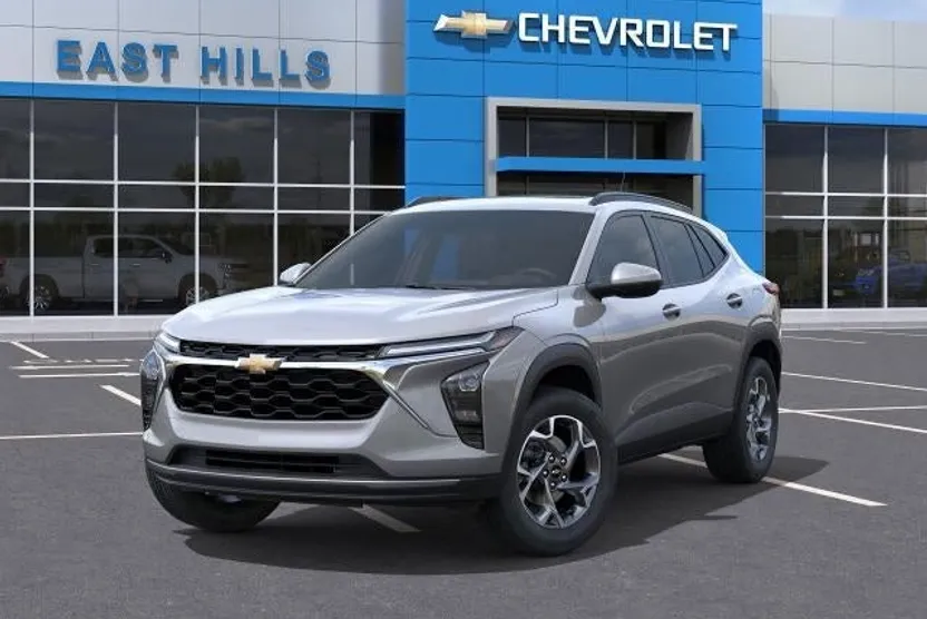 2025 Chevrolet Trax LT photo 1