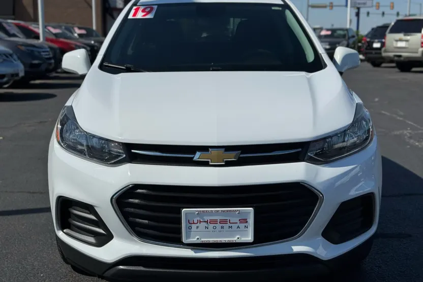 2019 Chevrolet Trax LS photo 1