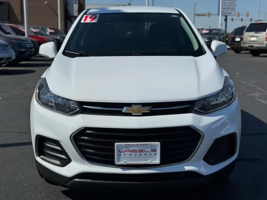 2019 Chevrolet Trax LS photo 1