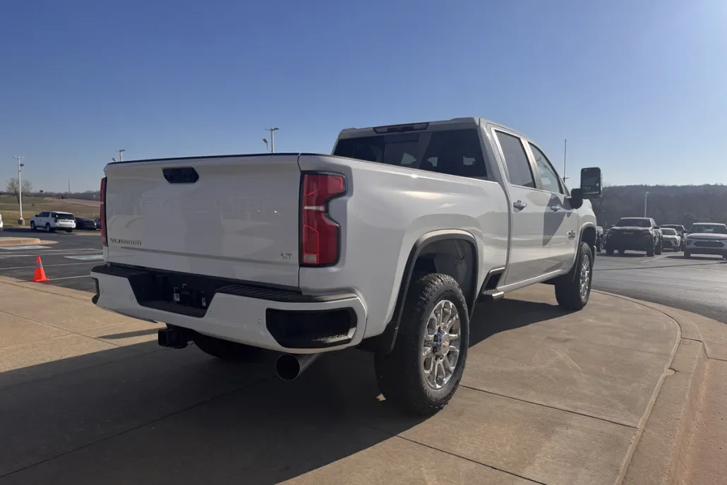 2025 Chevrolet Silverado 2500HD LT photo 1