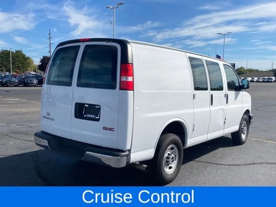 2022 Gmc Savana Cargo 2500 photo 1