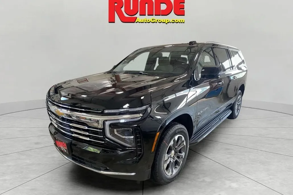 2025 Chevrolet Suburban LT photo 1