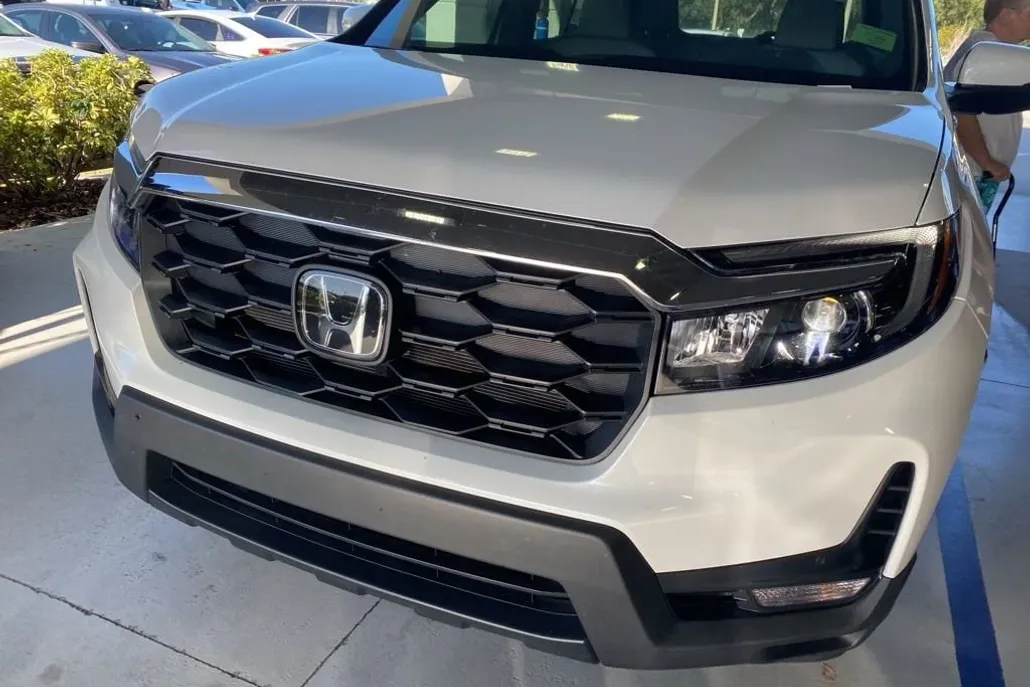 2023 Honda Passport EX-L photo 1