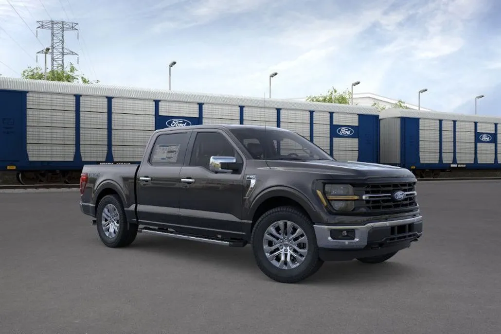 2025 Ford F-150 XLT photo 1
