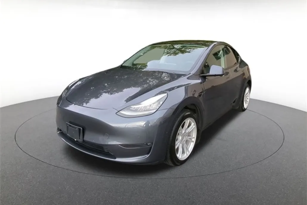 2022 Tesla Model Y Long Range photo 1