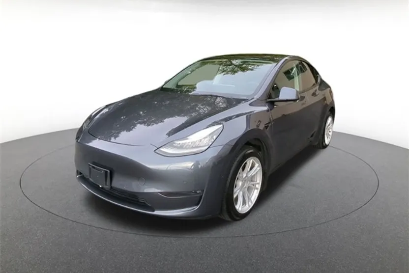 2022 Tesla Model Y Long Range photo 1