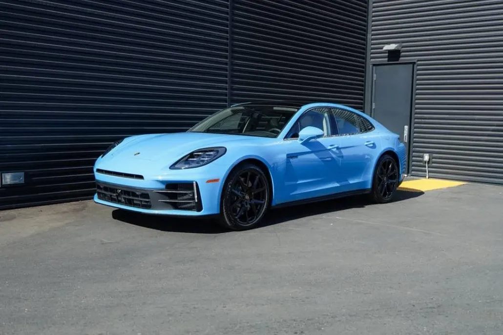 2025 Porsche Panamera 4 E-Hybrid photo 1
