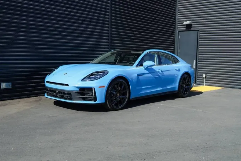 2025 Porsche Panamera 4 E-Hybrid photo 1