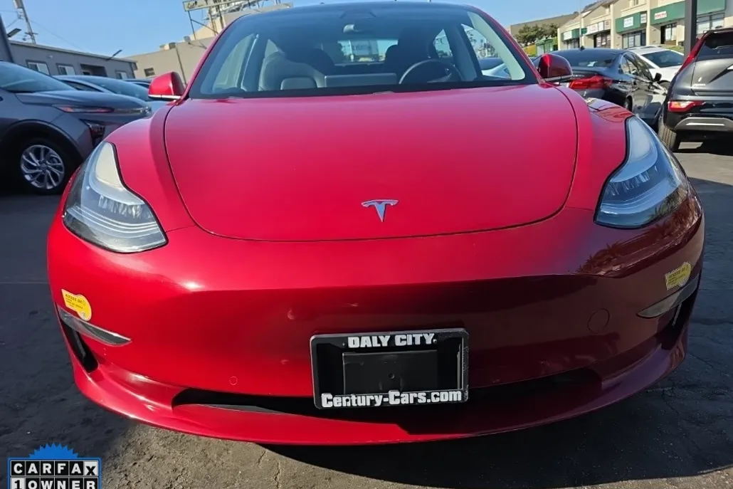 2019 Tesla Model 3 Standard Range Plus photo 1