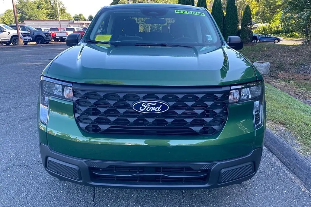 2025 Ford Maverick XL photo 1