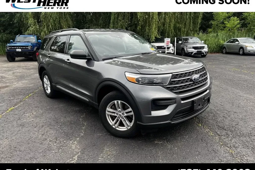 2022 Ford Explorer XLT photo 1