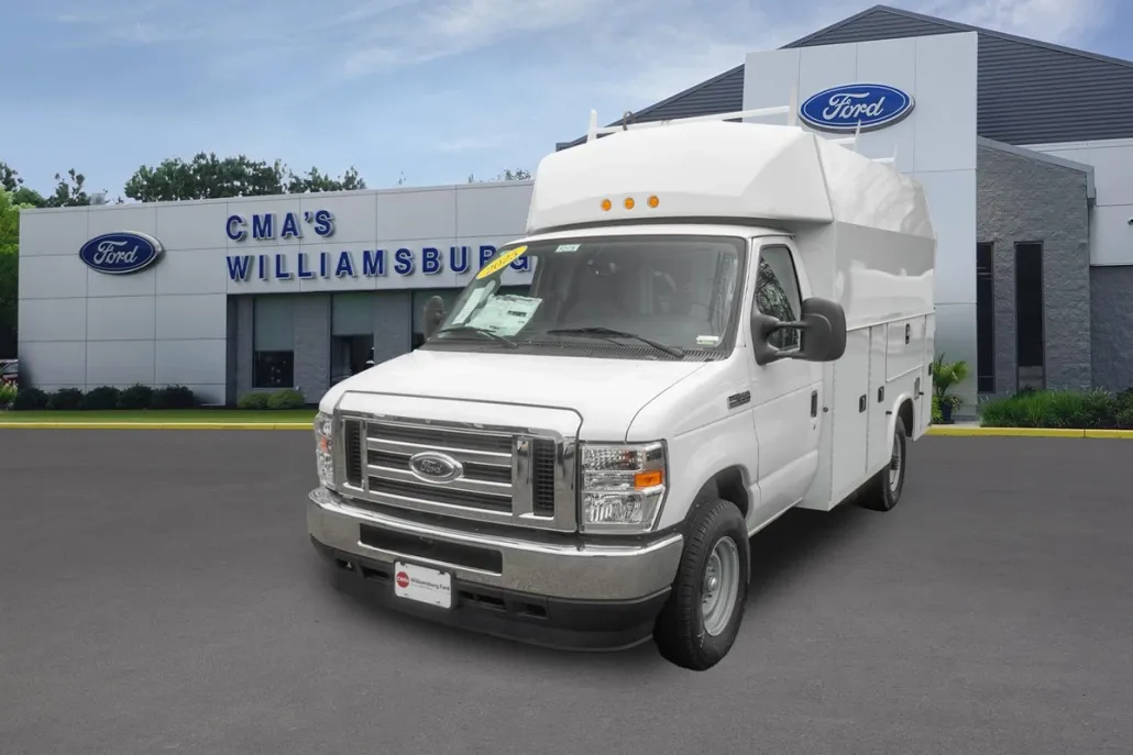2025 Ford E-350 photo 1