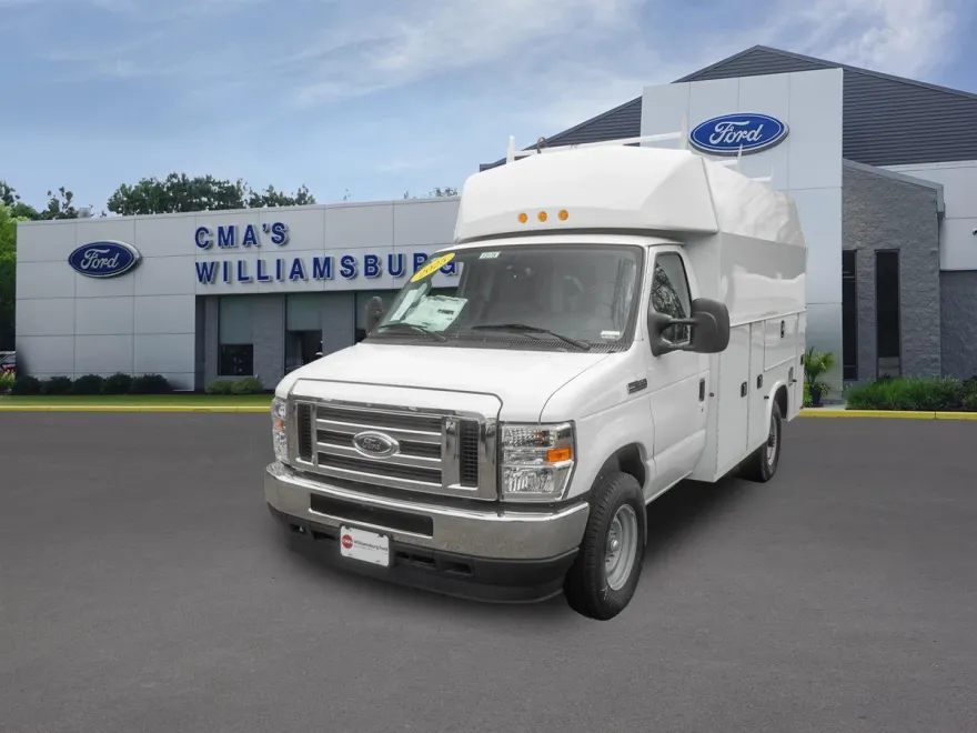 2025 Ford E-350 photo 1