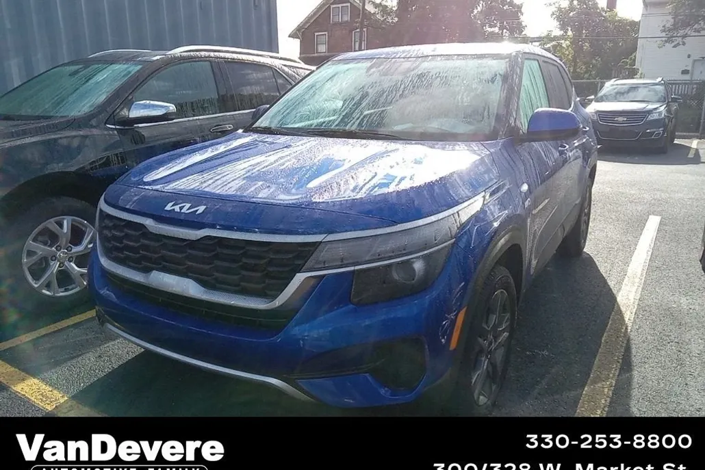 2023 Kia Seltos LX photo 1