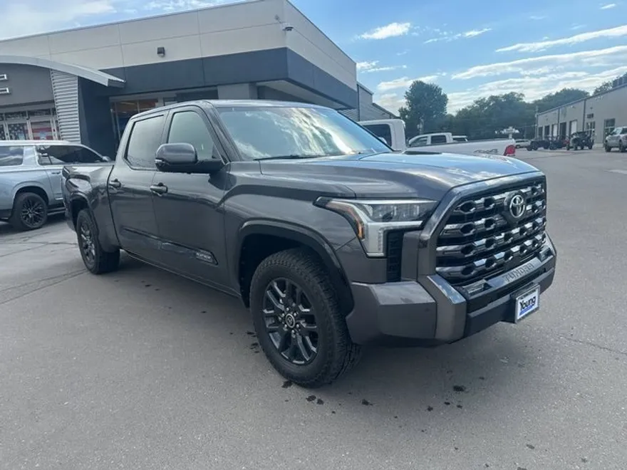 2022 Toyota Tundra Platinum CrewMax photo 1