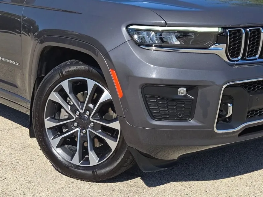2022 Jeep Grand Cherokee Overland photo 1