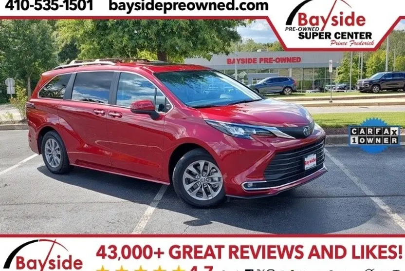 2024 Toyota Sienna XLE photo 1