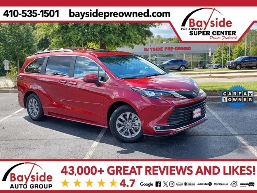 2024 Toyota Sienna XLE photo 1