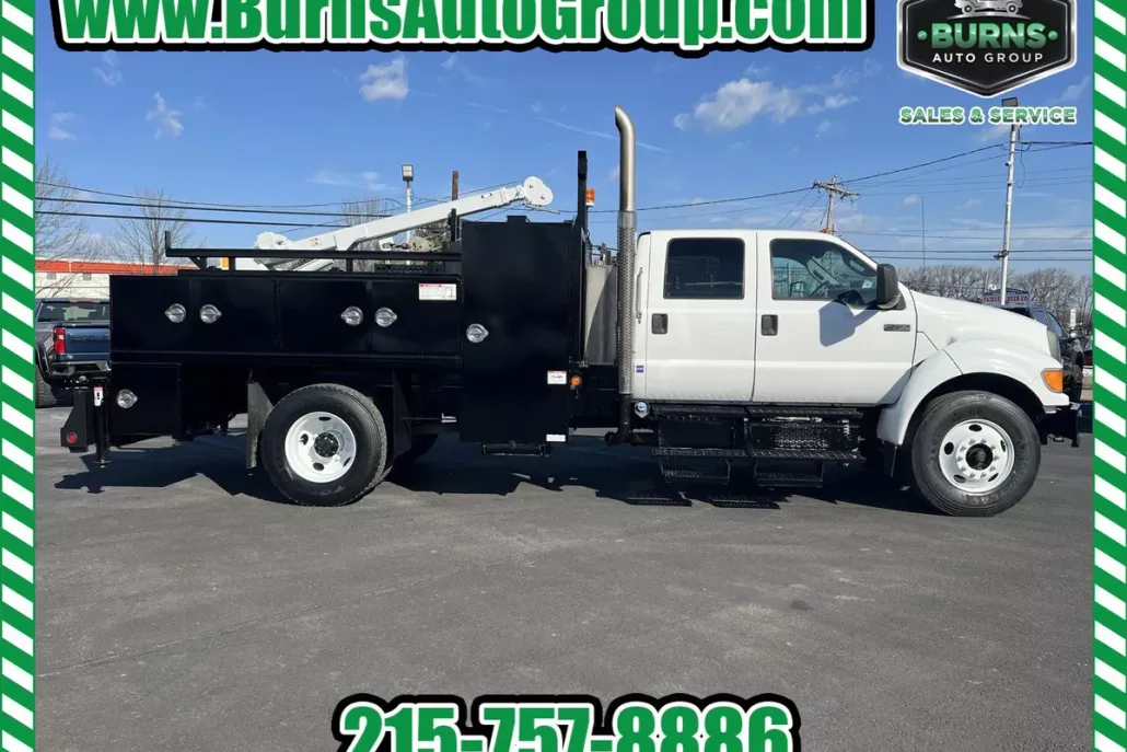 2013 Ford F-750 photo 1