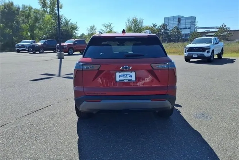 2026 Chevrolet Equinox LT photo 1