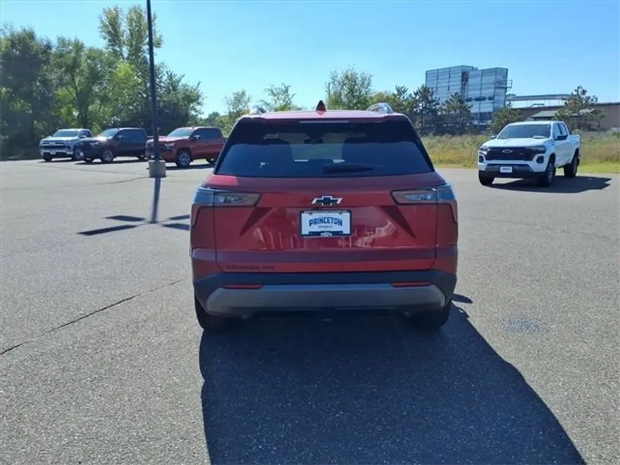 2026 Chevrolet Equinox LT photo 1