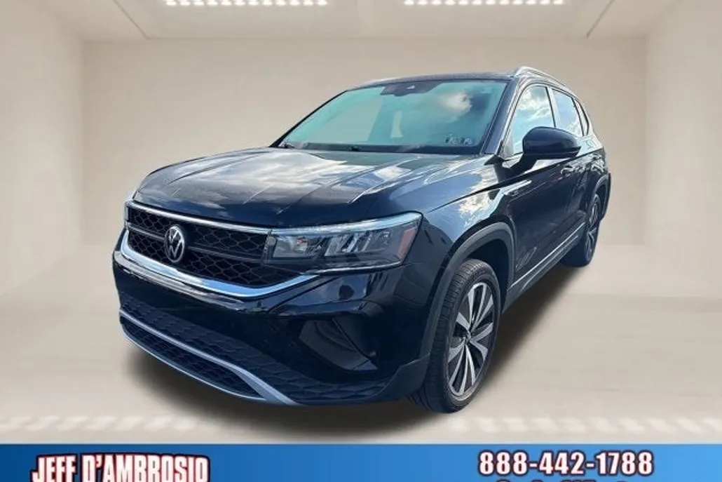 2022 Volkswagen Taos SE photo 1