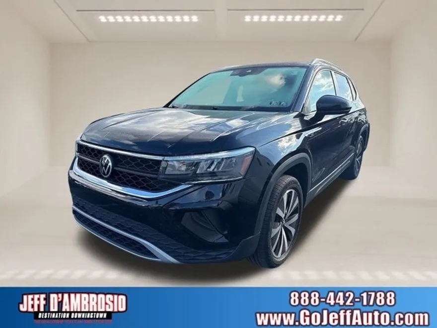 2022 Volkswagen Taos SE photo 1