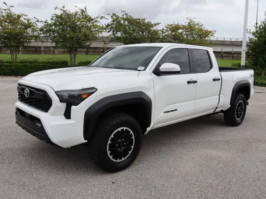 2025 Toyota Tacoma TRD Off-Road photo 1