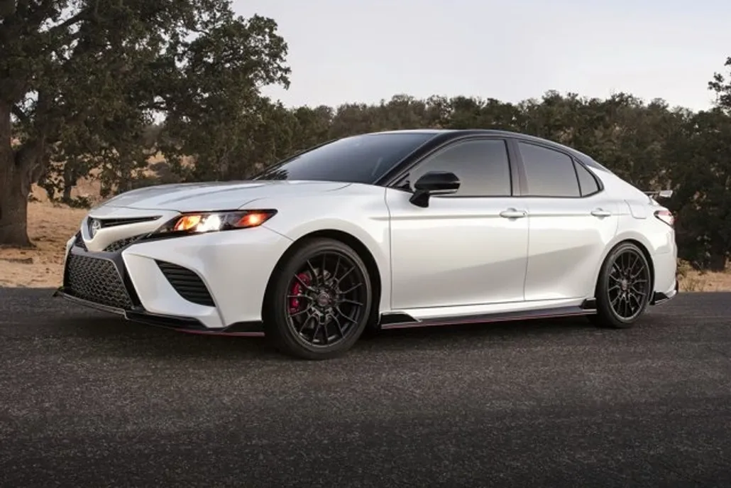 2020 Toyota Camry TRD V6 photo 1