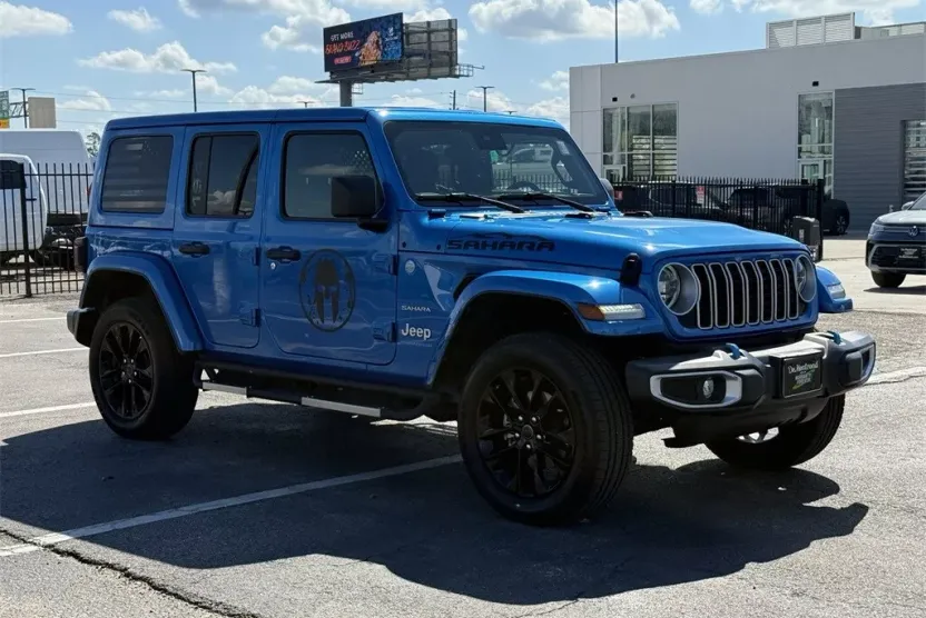 2024 Jeep Wrangler 4xe Sahara photo 1