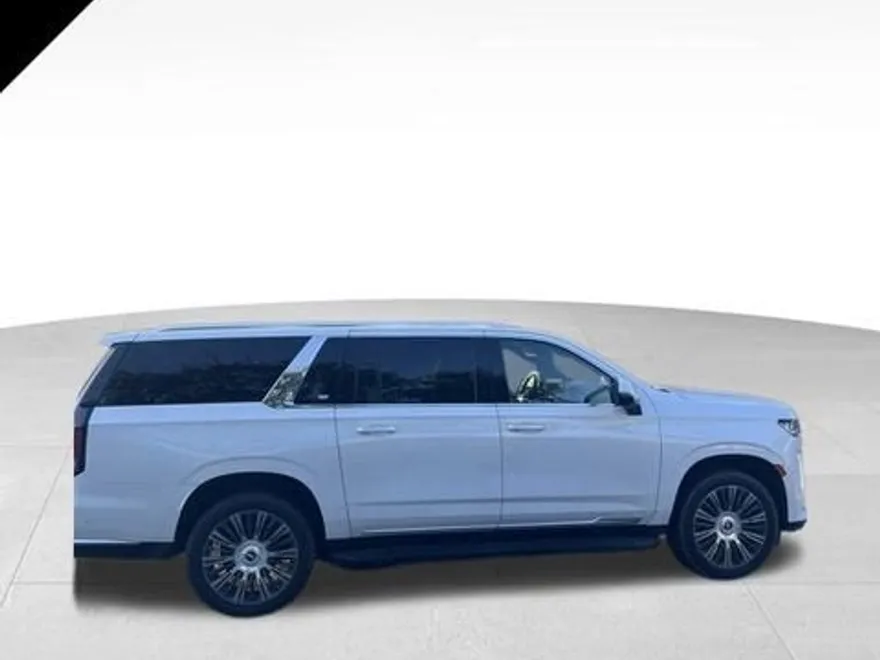 2022 Cadillac Escalade ESV Premium Luxury photo 1