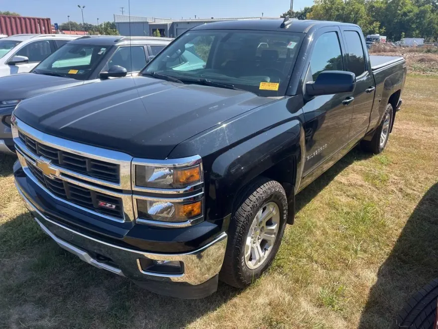 2015 Chevrolet Silverado 1500 LT photo 1