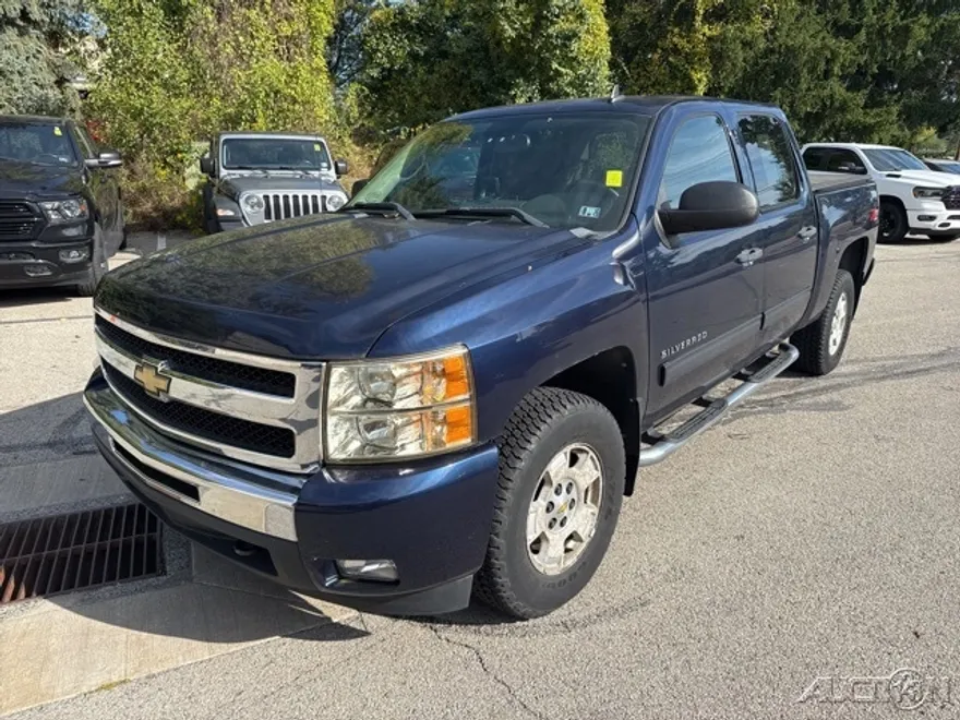 2011 Chevrolet Silverado 1500 LT photo 1
