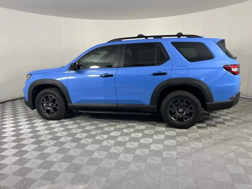 2023 Honda Pilot TrailSport photo 1