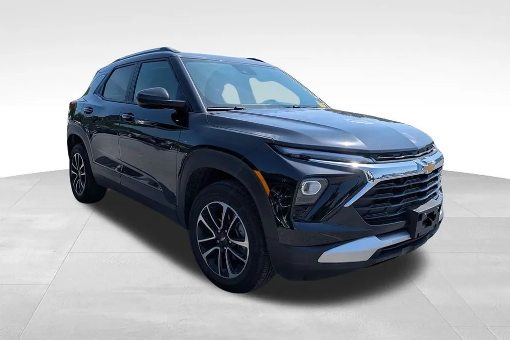 2025 Chevrolet Trailblazer LT photo 1