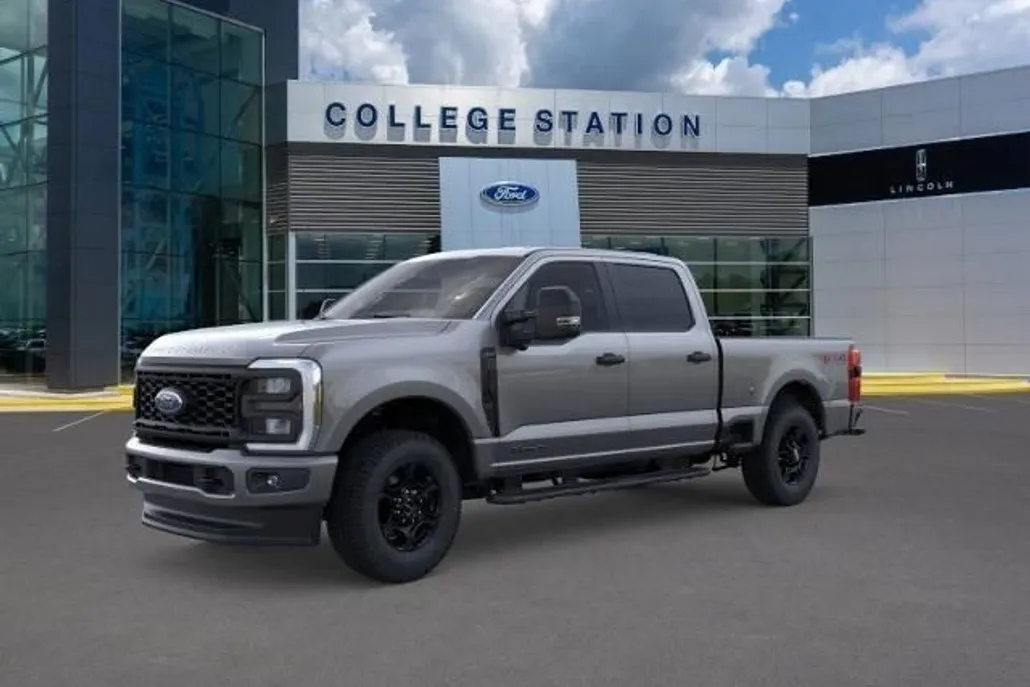 2025 Ford F-250 photo 1