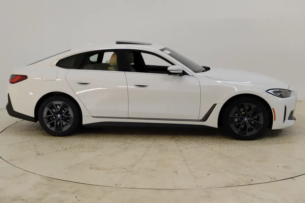2024 Bmw i4 xDrive40 photo 1