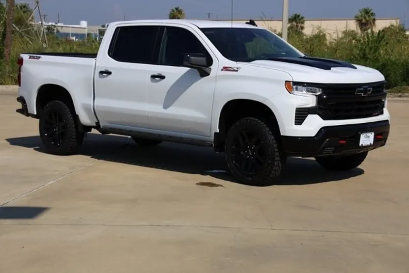 2025 Chevrolet Silverado 1500 LT Trail Boss photo 1