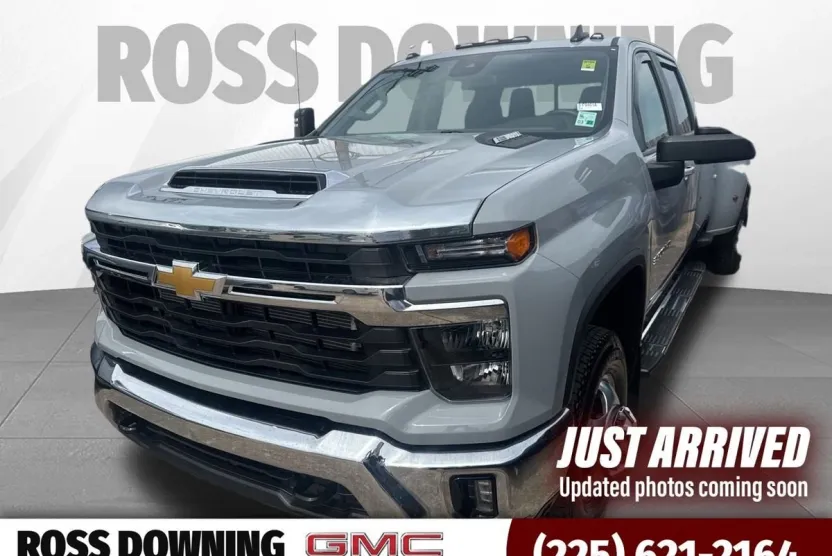 2024 Chevrolet Silverado 3500HD LT photo 1